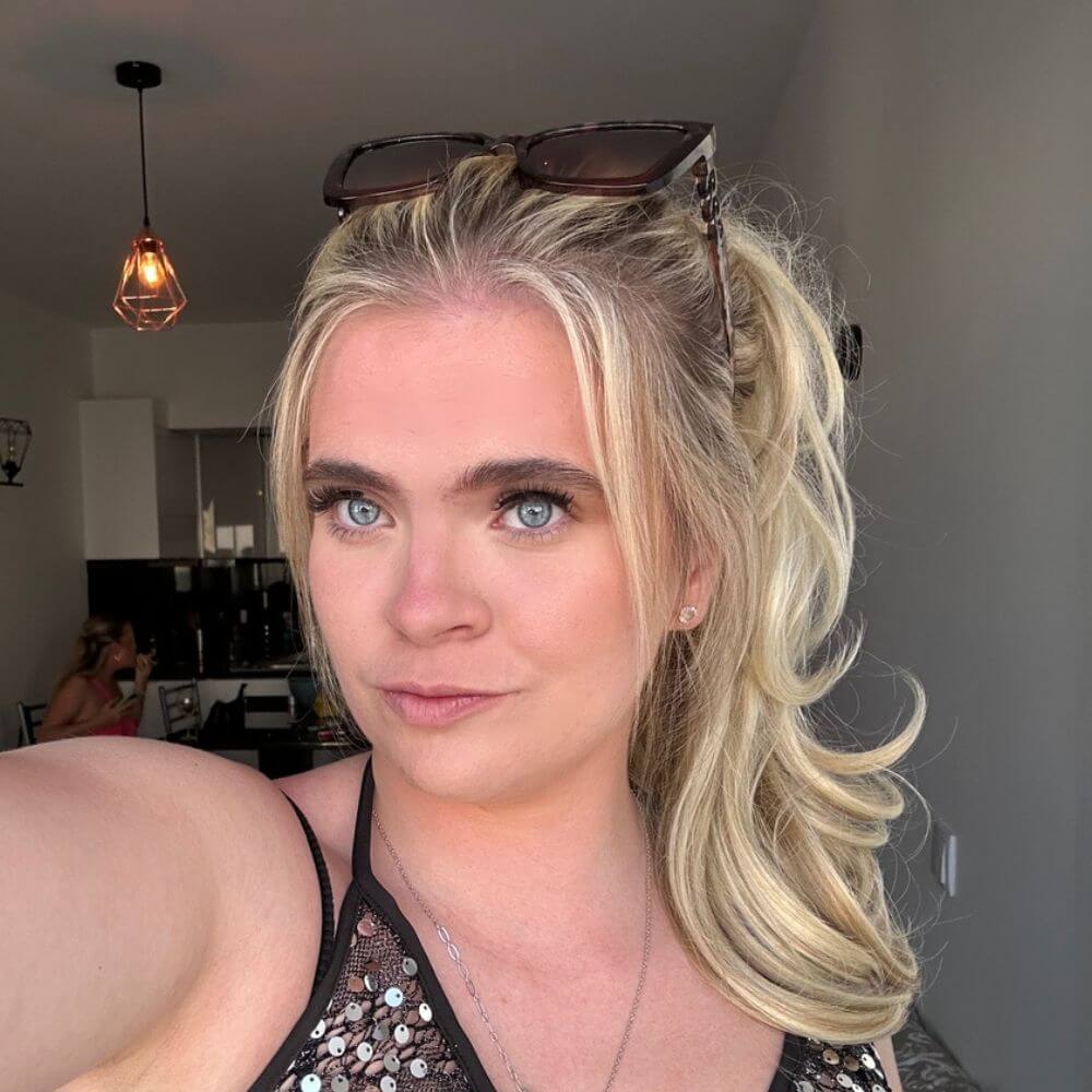 Stranded Medium Flicky Clip-on Ponytail - Colour #16/613 Sweetheart - Image 4